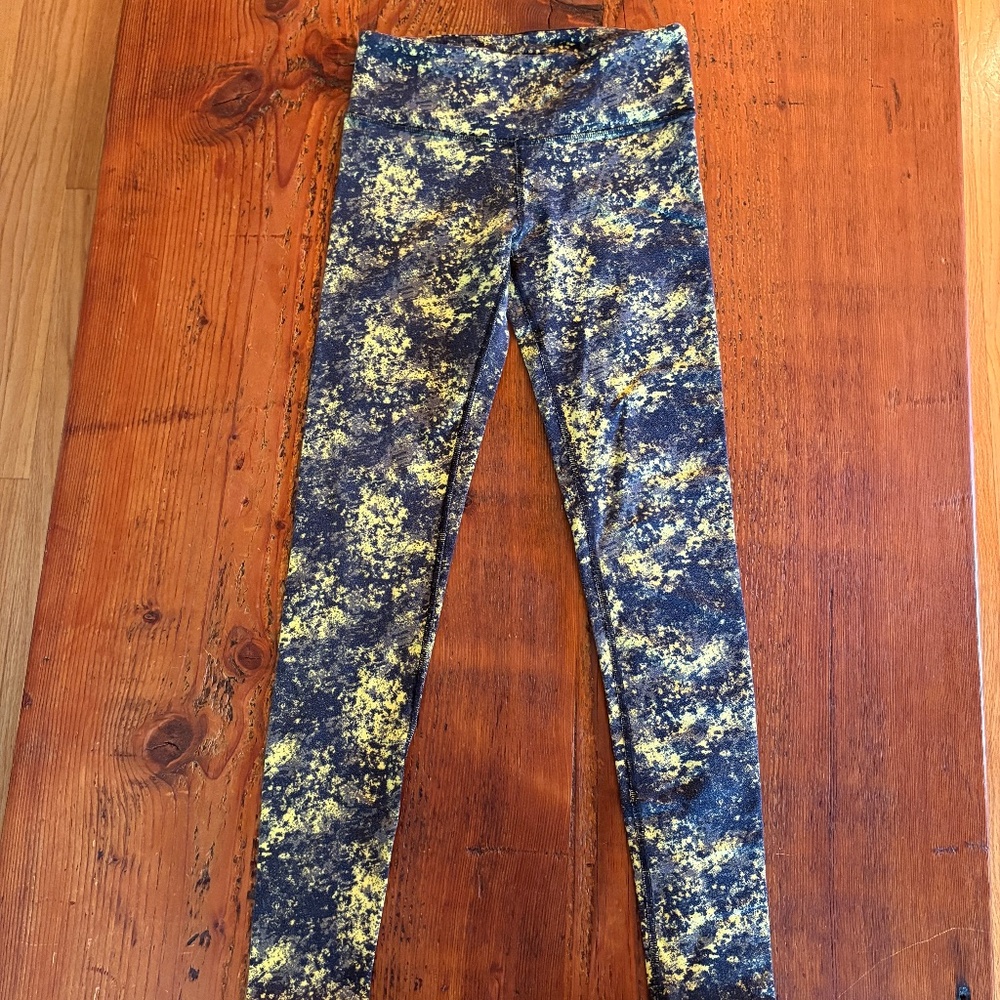 Alo Yoga Citron Airbrush Long Leggings in Yellow, Black